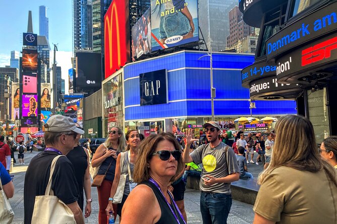 1 Hour Morning Walking Tour in Times Square NYC - The New York Yacht Club in the middle of Manhattan