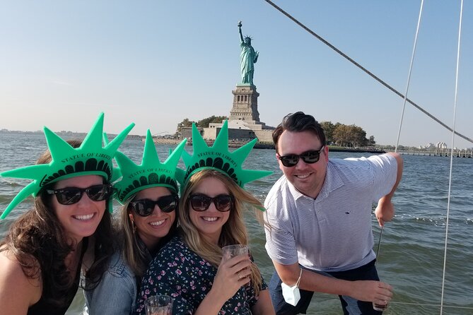 1 Hour Private Charter in New York Harbor for up to 6 people - Key points to know before booking