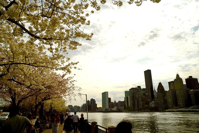 3Days New York City Tour With Professional Photographer - Day one, from Bleecker Street to Chinatown