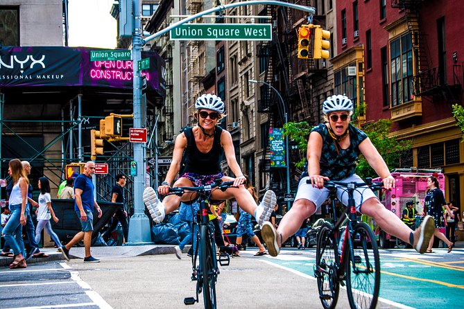 A Day in Manhattan Bike Tour - SoHo, cultural venues, and famous fountains