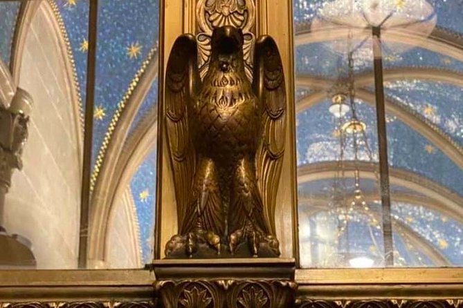 Art Deco and Architecture Midtown Landmarks Tour - Rockefeller Center brings the route together
