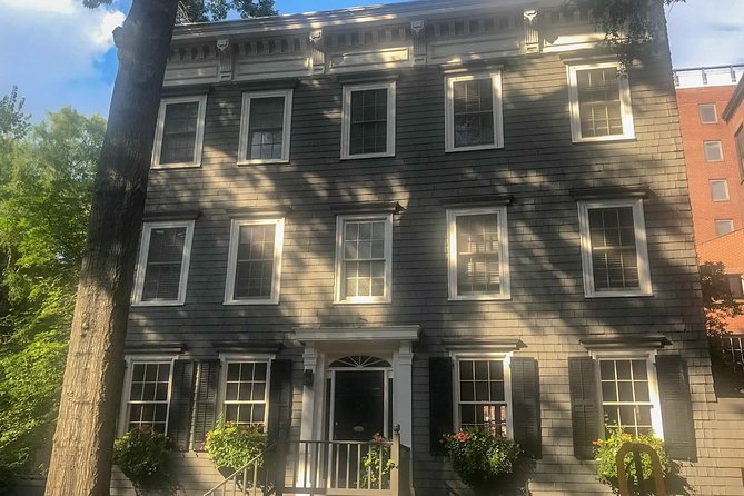 Best of Brooklyn Walking Tour: Historic Bridge, DUMBO & Heights - Plymouth Church closes the story