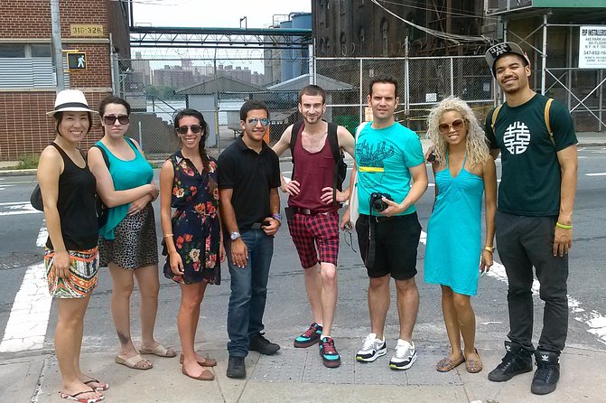 Best of Brooklyn Walking Tour in Williamsburg - Williamsburg’s street-level story