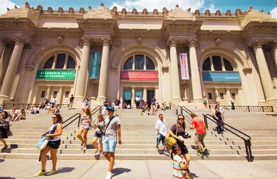 Best of NYC: Top-Rated Gossip Girl TV Locations Pedicab Tour - Who will enjoy this most?
