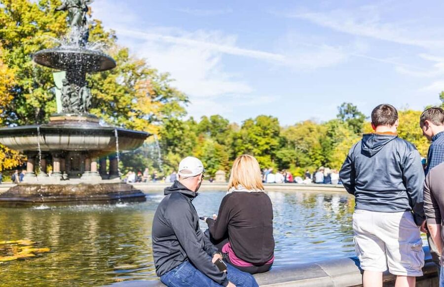 Best of NYC:Top-Rated Sex and the City Hotspots Pedicab Tour - The Metropolitan Museum of Art and Central Park