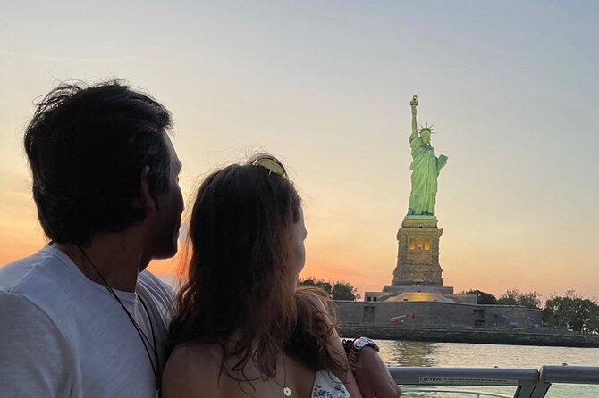 Best Private Luxury Daytime Boat Tour in New York City - 1 Hour - Brooklyn Bridge from below
