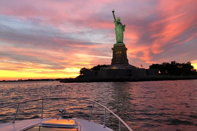 Best Private Luxury Daytime Boat Tour in New York City - 2 Hour - Freedom Tower and Lower Manhattan photo stop
