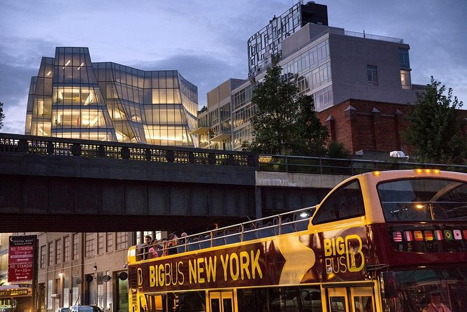 Big Bus New York: Sightseeing Night Tour by Open-top Bus - Seeing New York change after sunset