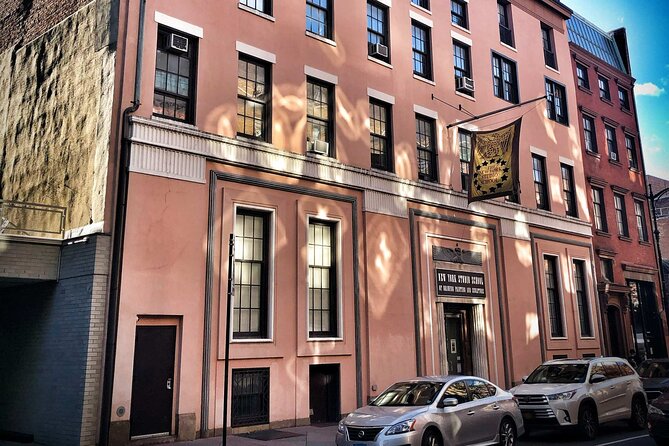 Boho Greenwich Village: A Self-Guided Audio Tour - MacDougal Alley and Gertrude Vanderbilt Whitney