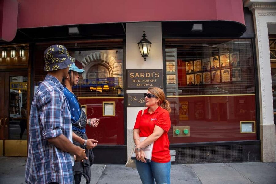 Broadway Backstage: From Times Square to Studio - Why the guides shape the experience