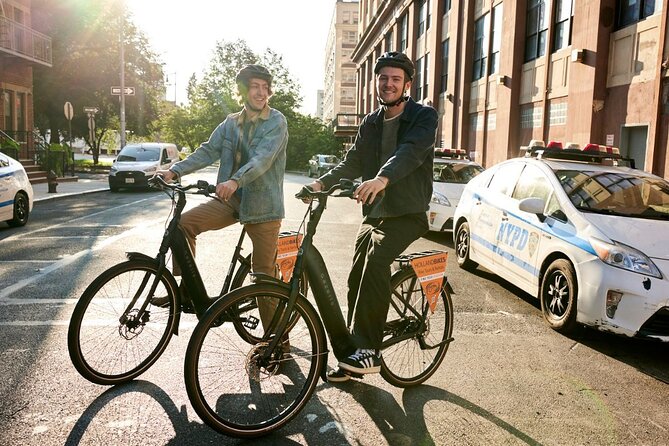 Broadway Bike Tour with Authentic Dutch Bikes! - Crossing the Brooklyn Bridge by bicycle