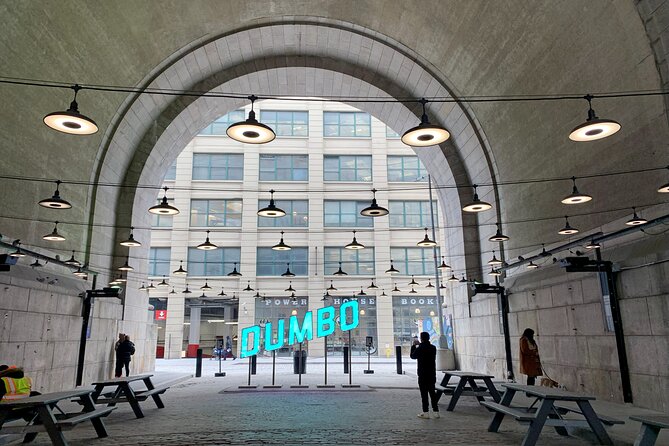 Brooklyn Art Walk, Drink Crawl, & City Views - Starting with Brooklyn street art and local history