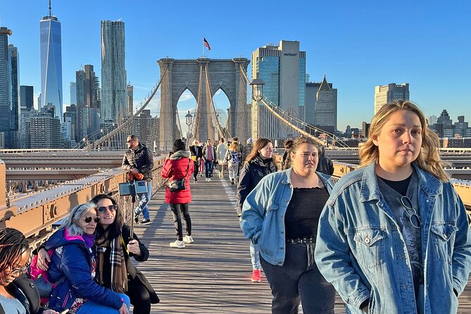 Brooklyn Bridge and Dumbo Walking Tour - Small Group - The Manhattan Bridge photo stop