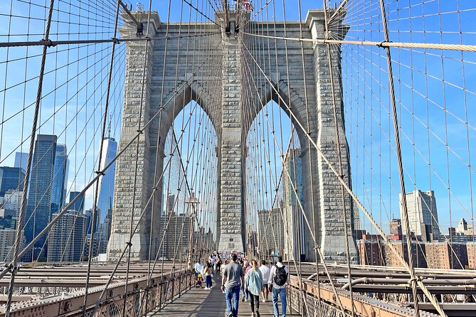Brooklyn Bridge and Dumbo Walking Tour - Small Group - A short pause at Brooklyn Bridge Park