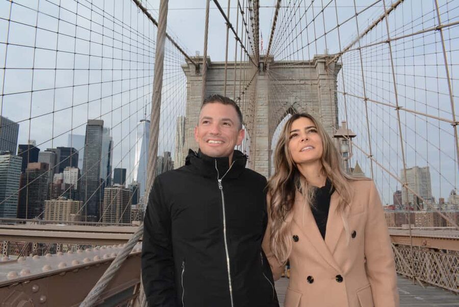 Brooklyn Bridge & Neighborhoods – 2-Hour Photo Shoot Tour - Key points at a glance