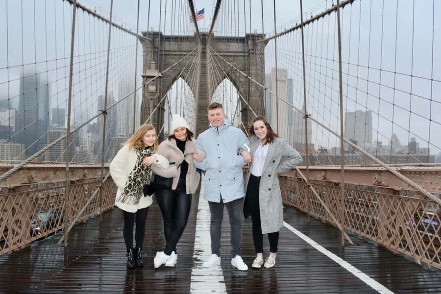 Brooklyn Bridge & Neighborhoods – 2-Hour Photo Shoot Tour - Crossing the Brooklyn Bridge in about 50 minutes