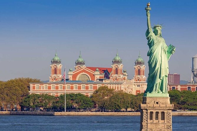 Brooklyn Bridge, Statue of Liberty and Manhattan Tour - Crossing Brooklyn Bridge with the skyline ahead