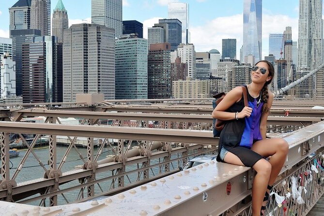 Brooklyn Bridge, Statue of Liberty and Manhattan Tour - Chinatown and Little Italy: two neighborhoods, two different moods