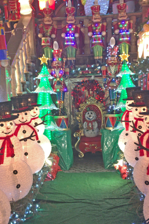 Brooklyn: Dyker Heights Christmas Walking Tour - The first 15 minutes: walking toward the lights