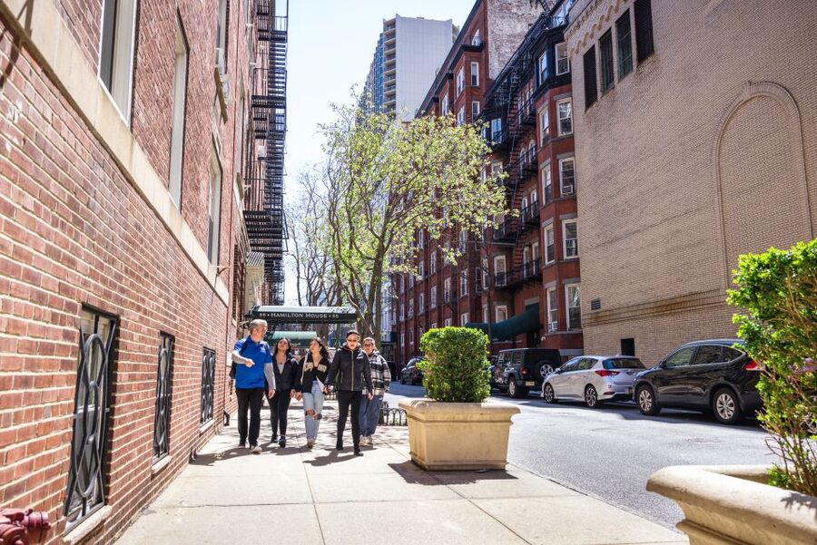 Brooklyn Food Tour: Heights, DUMBO & Bridge Views - Brooklyn Heights food stops and the value of local context