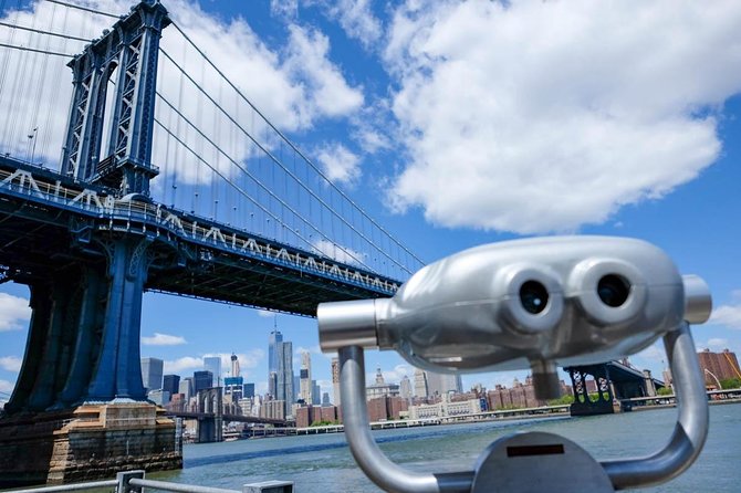 Brooklyn Heights, DUMBO and Brooklyn Bridge guided tour in French - DUMBO, from industry to art and technology