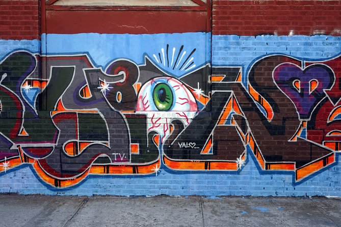 Brooklyn, Queens, and the Bronx Contrastes Tour in Spanish - Queens and Flushing Meadows: a quick look at global New York
