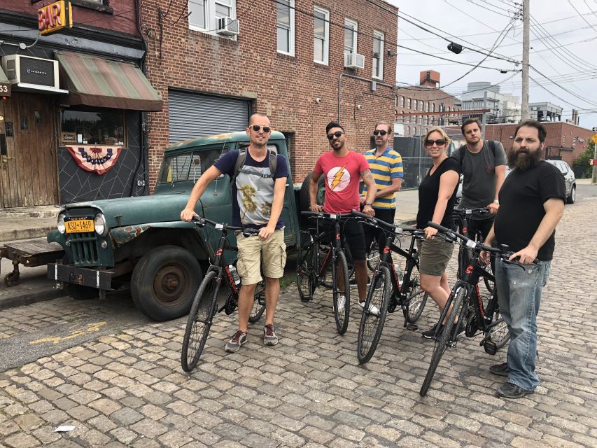 Brooklyn: Sightseeing Bike Tour with Local Guide - The guides make or break the experience