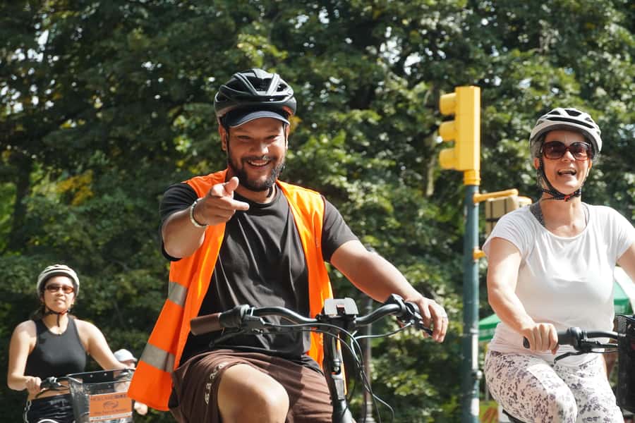 Central Park Bike Tour with Authentic Dutch Bikes or Ebikes! - What the guide adds to the ride