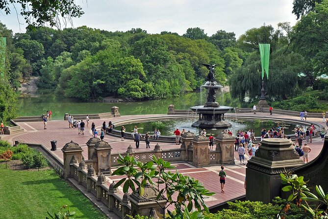 Central Park Guided Tours Pedicab - Starting near Sixth Avenue and entering the park