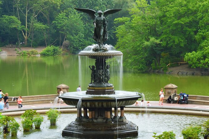 Central Park Guided Walking Tour - Natural Marvels - Balto, the sled dog with a New York statue