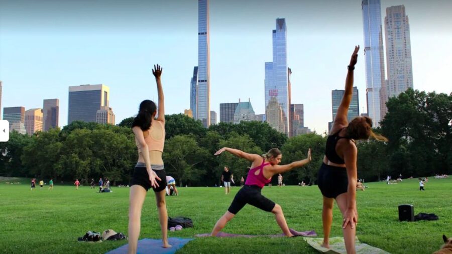 Central Park: Highest Rated Yoga Class in New York City! - Why the skyline view changes the class