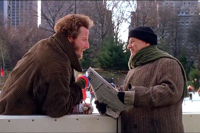 Central Park Movies and Celebrity Hotspots Tour (90 minutes) - Gapstow Bridge and the Home Alone 2 view