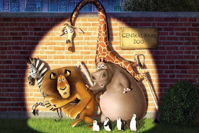 Central Park Movies and Celebrity Hotspots Tour (90 minutes) - The Zoo, Balto, and familiar New York stories