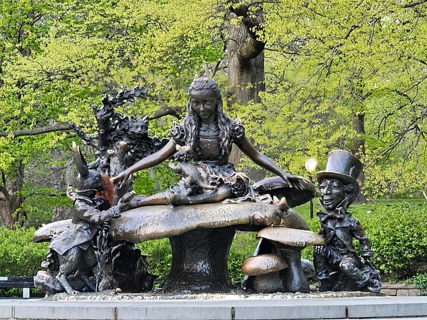 Central Park, NY: Nature, Architecture and Movie Scenes Tour - Why this Central Park walk feels different