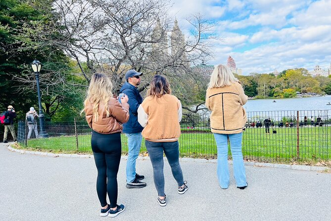 Central Park Pedicab Tour ( starting - Natural History Museum ) - Conservatory Water and Alice in Wonderland