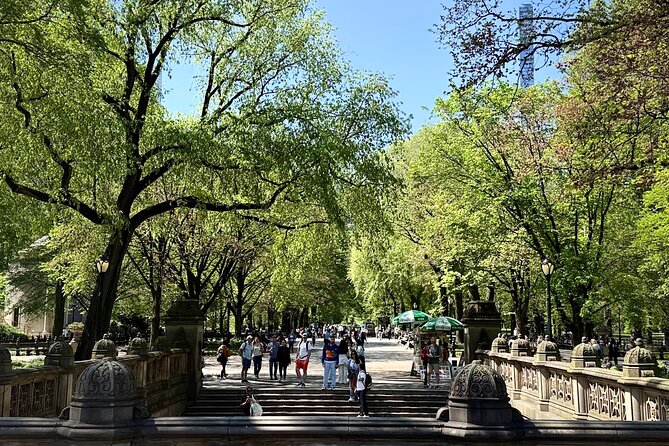 Central Park Pedicab Tour with local Guide - Conservatory Water, Cherry Hill, and Strawberry Fields