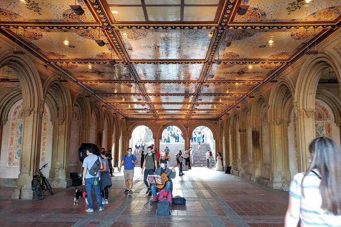 Central Park: Scandal & Vice Walking Tour - Balto and Central Park’s controversial statues