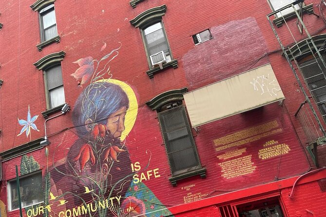 Chinatown New York Walking Food Tour - Uniqulee brings antiques into the route