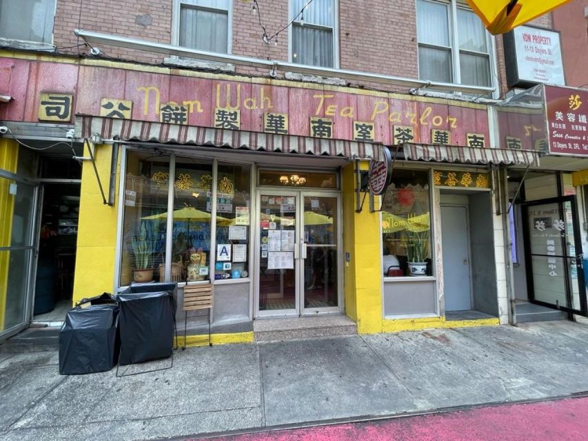 Chinatown Walking Food Tour of New York - Golden Manna Bakery and the texture of the route