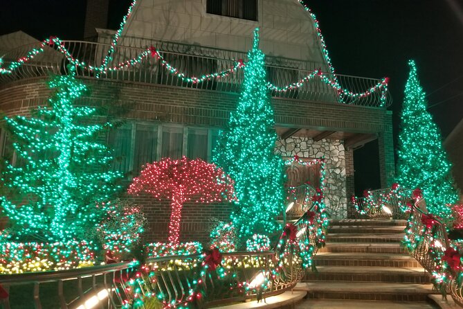 Christmas Lights Tour of Dyker Heights Brooklyn - One Hour Among Dyker Heights Decorations