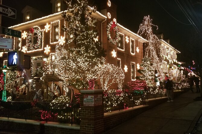 Christmas Lights Tour of Dyker Heights Brooklyn - Is $60 a Fair Price?