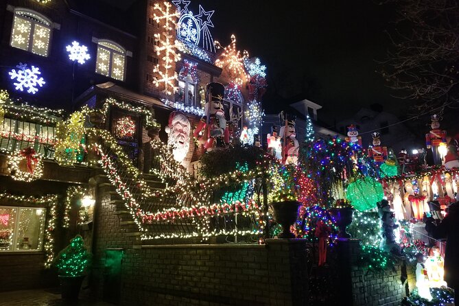 Christmas Lights Tour of Dyker Heights Brooklyn - Who Will Enjoy This Christmas Lights Tour