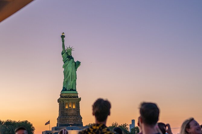 Circle Line: 1.5hr New York City Statue of Liberty Sunset Cruise - The Brooklyn Bridge and East River views