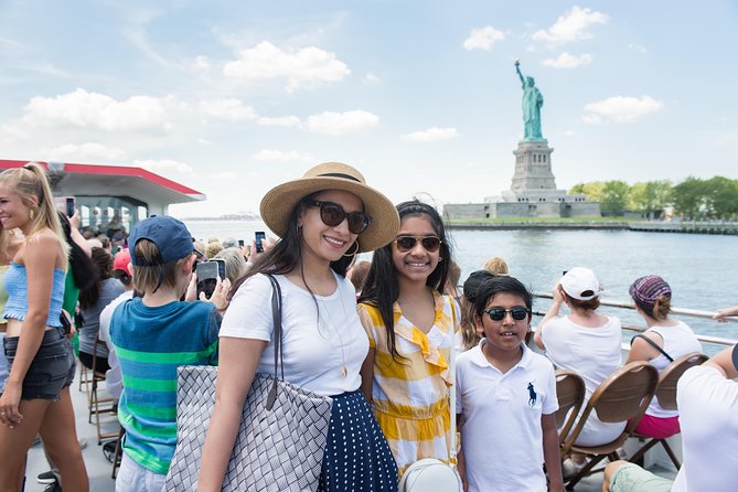 Circle Line: 2.5hr - Complete Manhattan Island Cruise - Continuing around the southern tip and into the East River