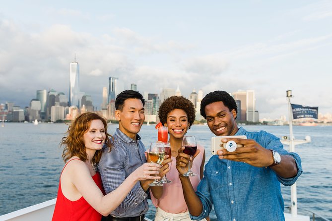 City Cruises New York Alive After Five Cruise - Music changes this from sightseeing to a night out