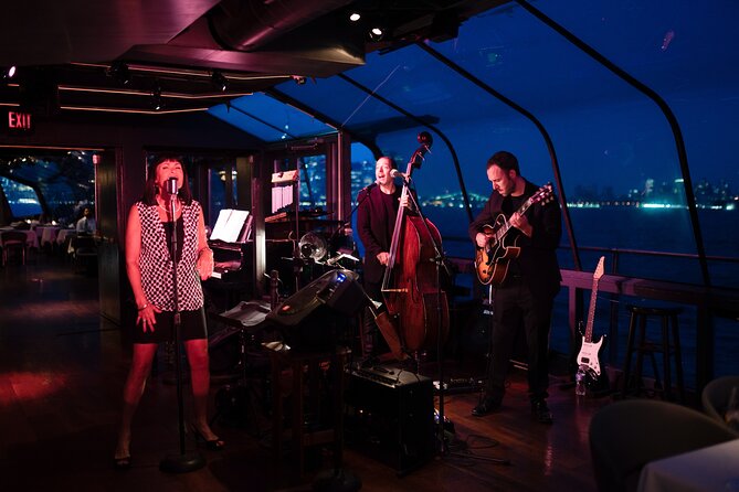 City Cruises New York: Bateaux Premier Dinner Cruise - Who should book this New York evening?