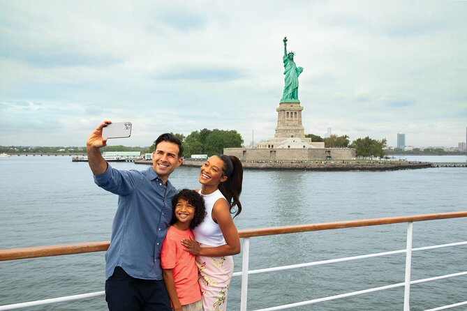 City Cruises New York Signature Lunch Cruise - What the price of $84.71 includes