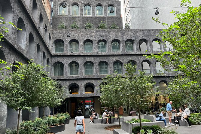 Custom Private New York Architecture, Art and City Tour - Chelsea, the High Line, and New York’s art scene
