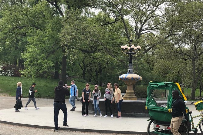 Deluxe Central Park Pedicab Tour - Alice in Wonderland and Conservatory Water