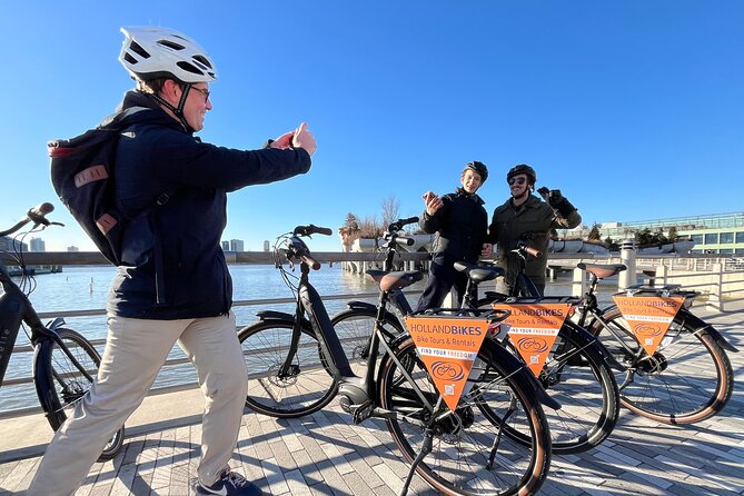 Downtown Bike Tour with Stylish Dutch Bikes - Crossing the Brooklyn Bridge by Bicycle
